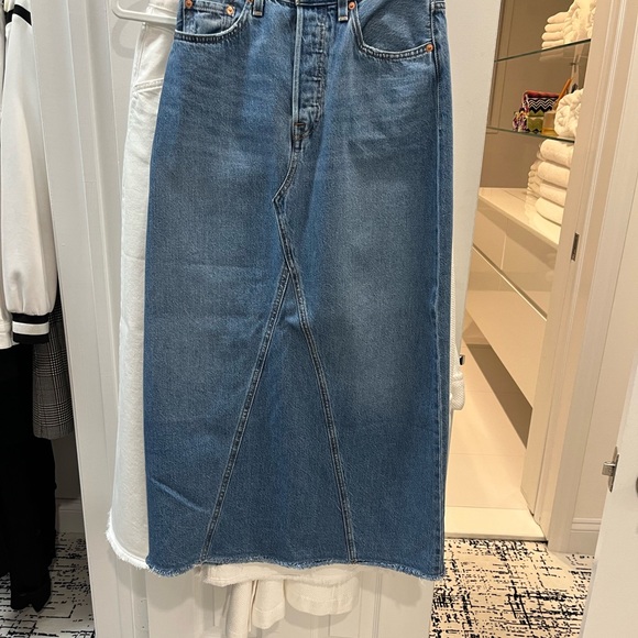 Levi’s maxi skirt. Blue. Preowned. Size 27 - Picture 6 of 6